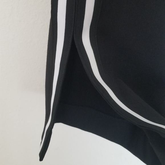 BCBG MaxAzria MEDIUM striped pants - Picture 10 of 11